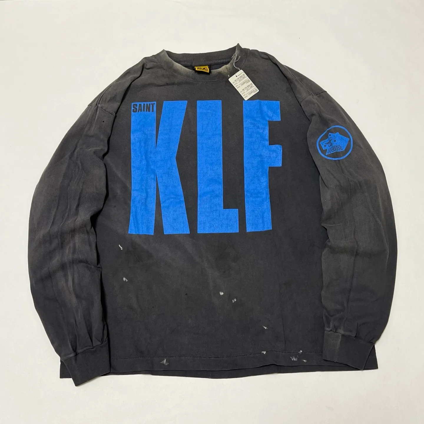 SAINT Mxxxxxx × The KLF BLUE KLF_LS TEE KLF/BLK Blue KLF tape recorder long sleeves Wash black S-XL Completely aligned Tube weaving without side seam fabric Garment dyeing Maliu water fading and distressing Simulated sun washing and fading treatment Natural and perfect fading Hand-made holes and frayed Ink splashing treatment Extremely heavy work Correct main mark/wash mark/little angel anti-counterfeiting mark